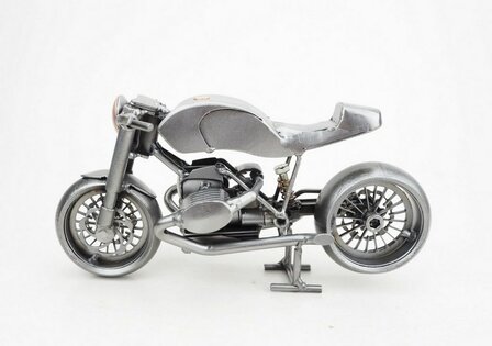 Boxer racemotor beeldje