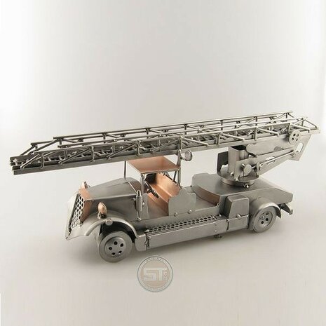 Brandweerauto ladderwagen beeldje