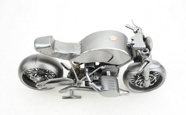 Boxer racemotor beeldje